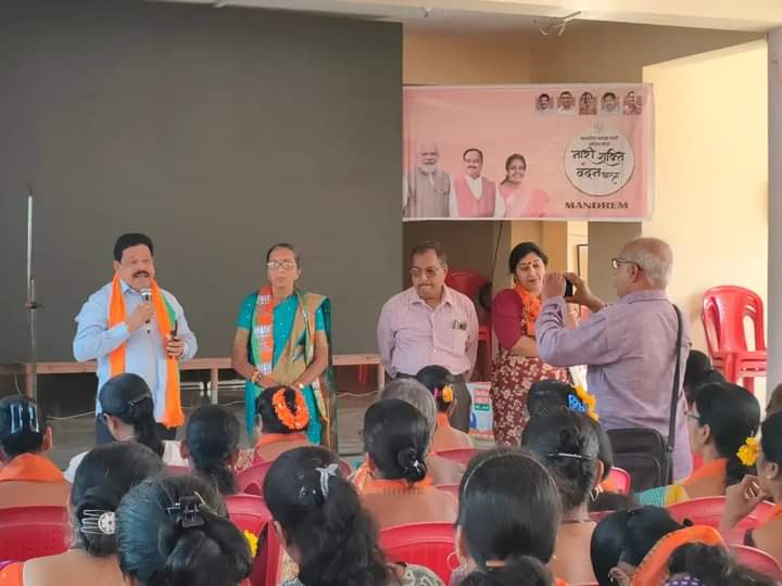 DayanandSopte's tweet photo. Virtual Participation in #NariShaktiVandan Sammelan addressed by Hon'ble PM Shri. Narendra Modi  Ji alongwith  Karyakarta's joined in imbibing the message on Women Empowerment.

#ModiKiGuarantee #ModiKaParivar https://t.co/zLOH6FKC3b