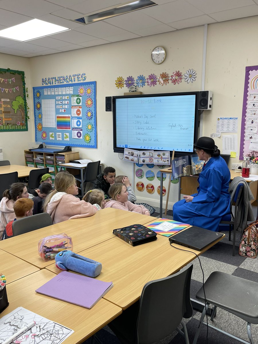 Dosbarth_Class9 tweet media