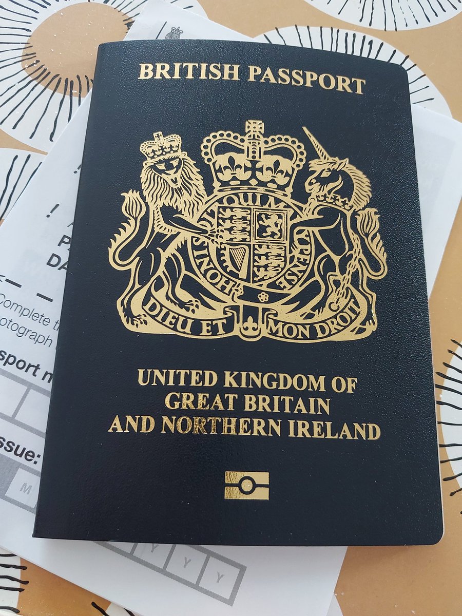 I'm wearing a black armband and yes, I'm a remoaner... let me have this minute 
#BrexitDisaster