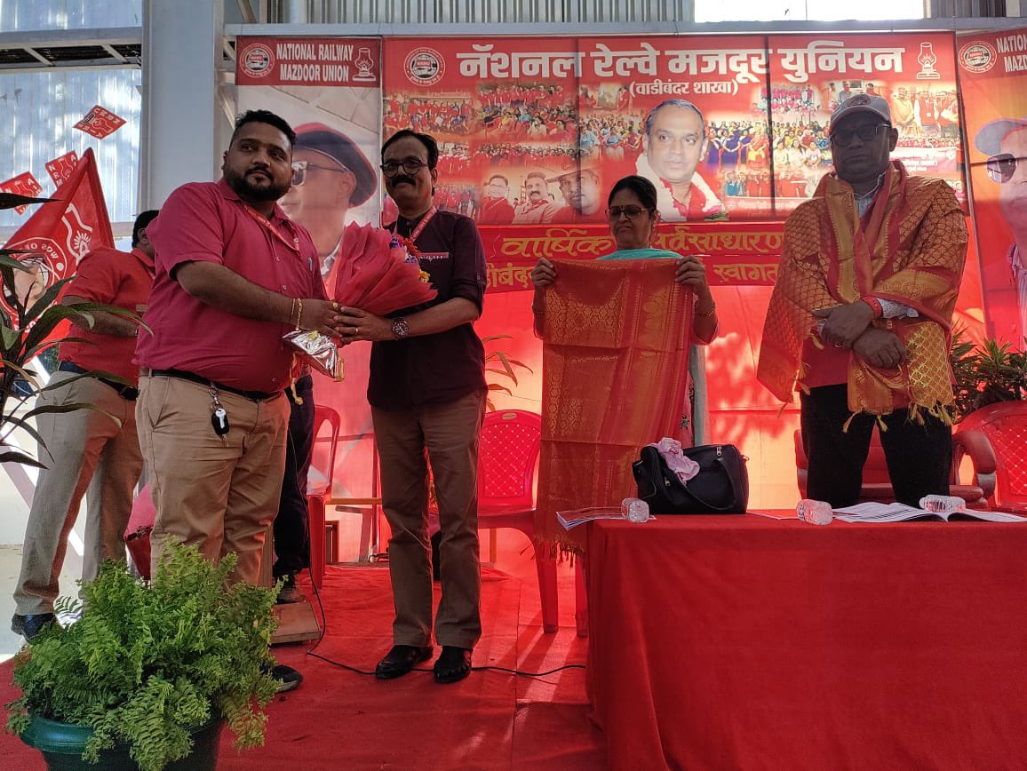 venupnair_nrmu's tweet photo. AGM f WB branch held today (06.03.24) at 16.30 hrs. …🙏🏻🚩🚩🚩🚩🚩

@ShivaGopalMish1 @ITFglobalunion @AIRF_COMMS @airfindia @NWREU @lumding39425 https://t.co/D5mVT7b5OC
