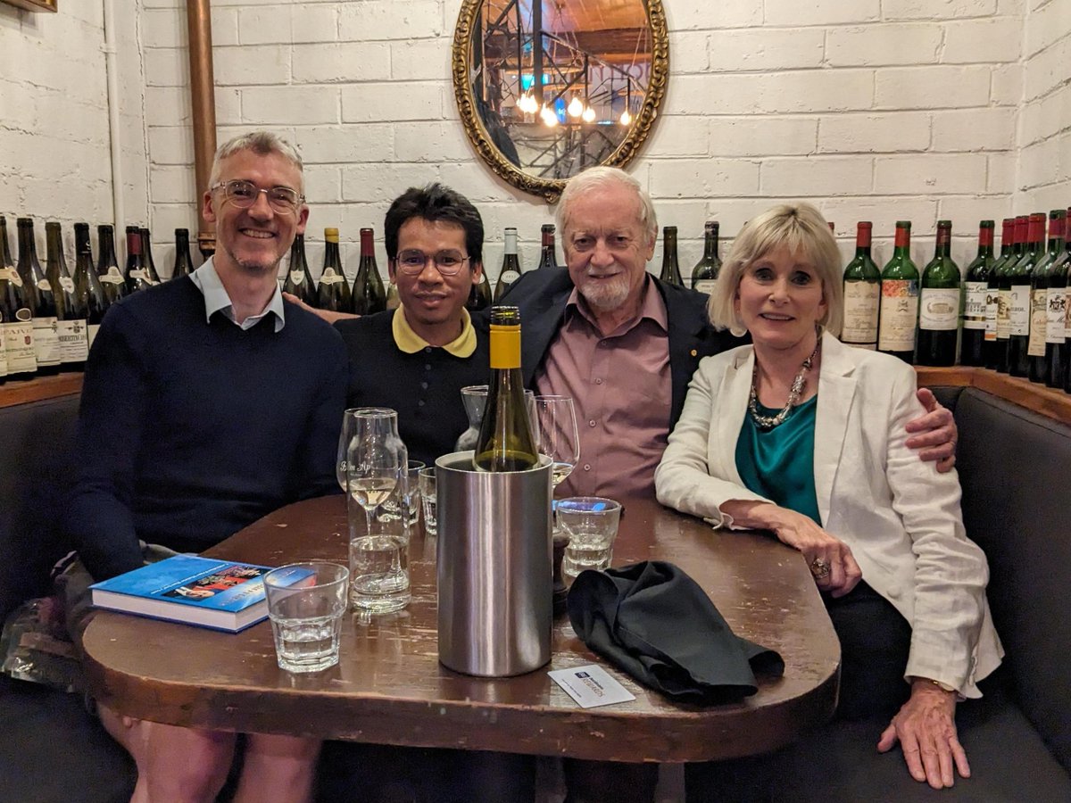 My distinct honour &amp; privilege to have a dinner talk with public intellectual &amp; authors:
- Gareth Evans, ex #Australia's foreign minister &amp; 1991 PPA initiator
- Sue Coffey: Seeking Justice in #Cambodia
- Gordon Conochie: A Tiger Rules the Mountain: Cambodia’s Pursuit of Democracy