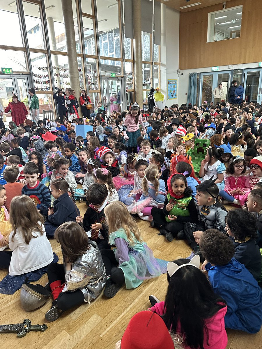 AshmountPrimary's tweet image. Children and staff alike are looking fabulous today. I particularly like Supertato and the Angry Pea, what a fabulous vegetable combination!