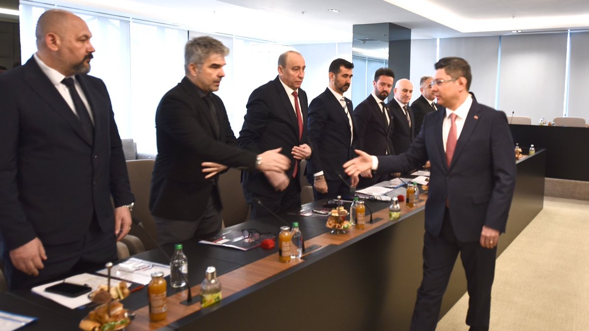 BAŞKANLAR KURULUMUZ ANKARA’DA TOPLANDI
Türk Metal Sendikası Başkanlar Kurulu 7 Mart 2024 tarihinde Genel Başkanımız Uysal Altundağ’ın başkanlığında Sendikamız Genel Merkezinde toplandı. Genel Başkanımız Uysal Altundağ’ın açılış konuşması ile başlayan toplantıda Sendikamızın 2024