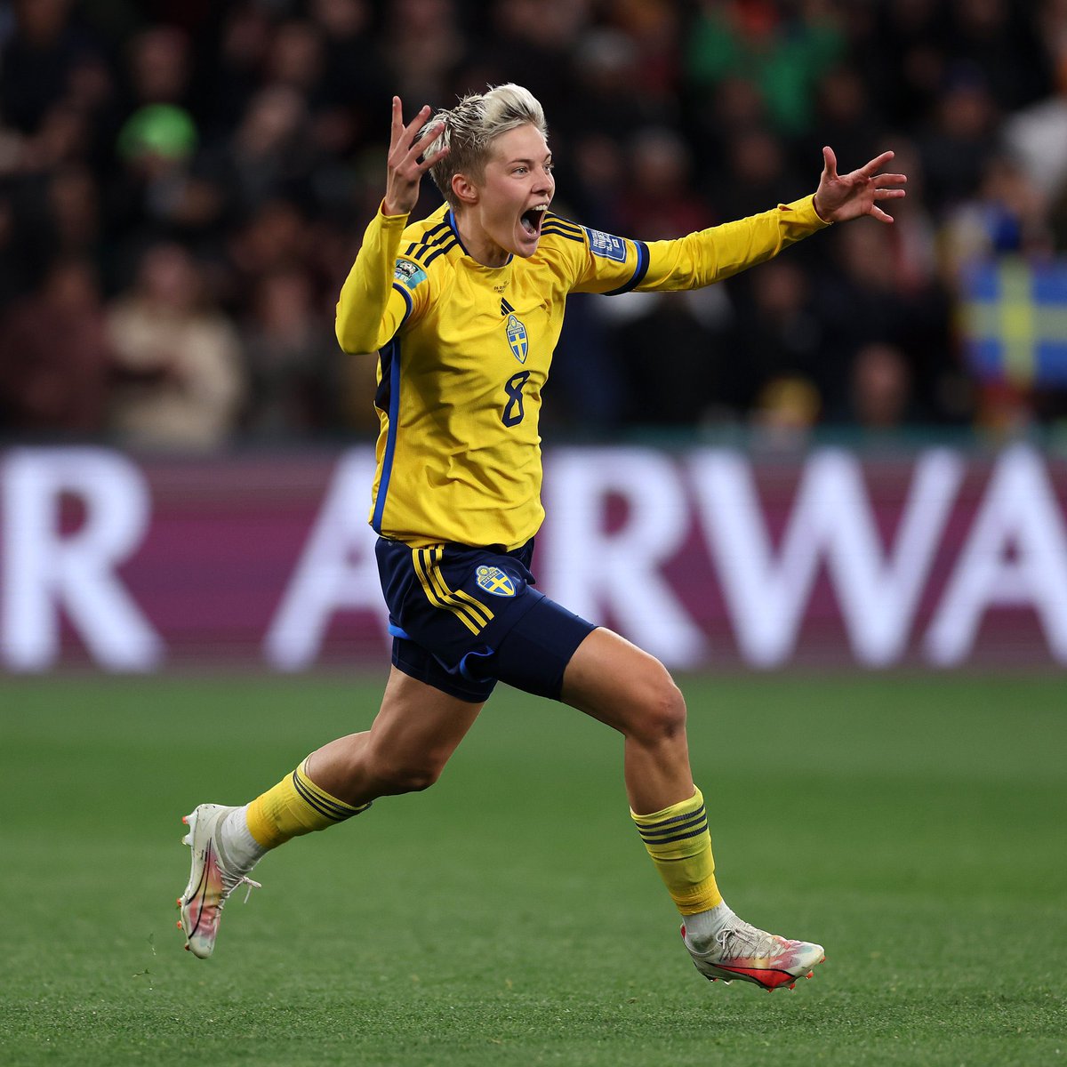 DPhimphisane's tweet photo. Well, she didn’t #Melby #GoldCupW https://t.co/16XMpXtFOW