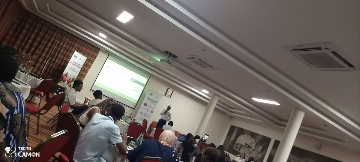 Big_bruno5__'s tweet photo. #wastetowork
@swahilipothub @MahmoudNoor03 @Sote_Hub @VSOKenya @TakaTakaSol @BausTaka
Learning how to create work from waste https://t.co/BM5nopBOAw