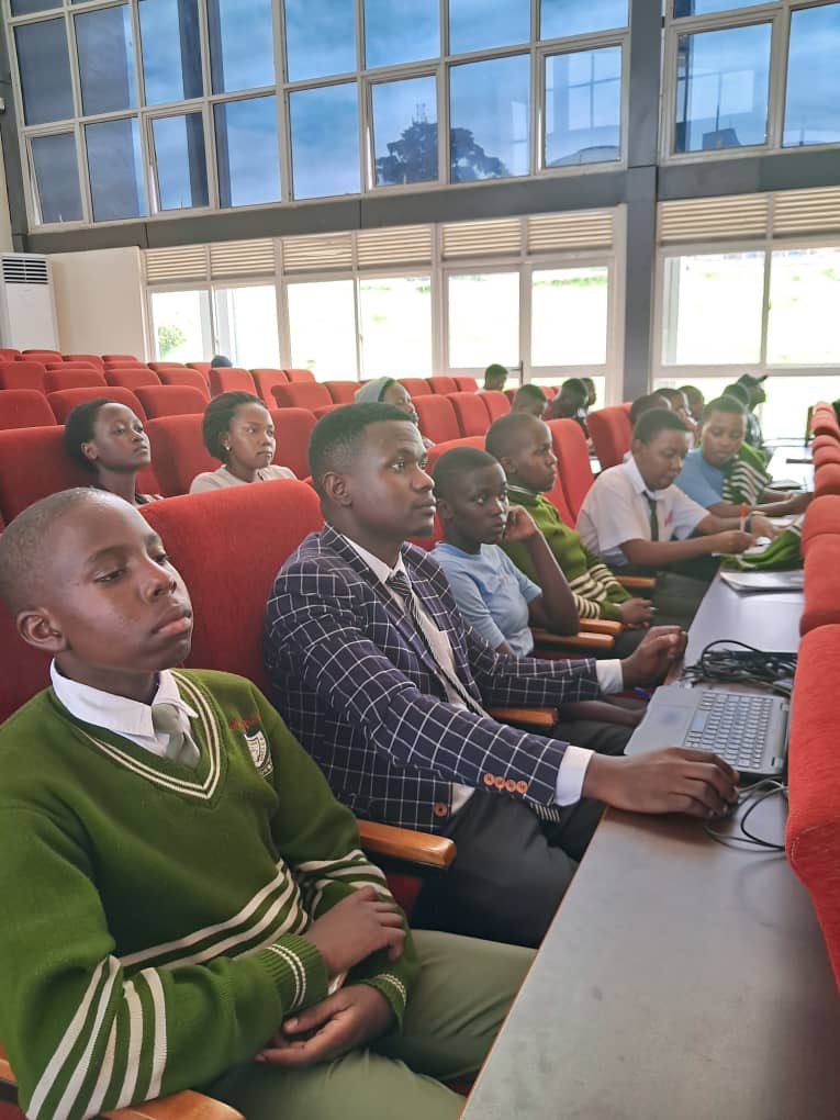 jonnimaro's tweet photo. Animation bootcamp at ICT innovation hub https://t.co/WbLRw69uvh