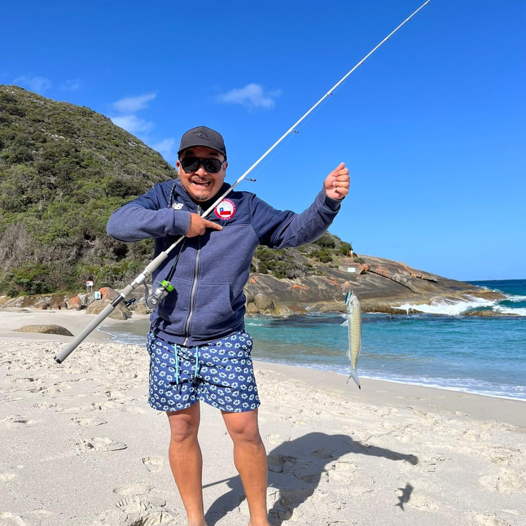 Staff Spotlight: Meet Sergio Torres-Garbada! If you've conducted experiments in the SIMS aquarium, you know Sergio's unparalleled support. 🐠🪸 Sergio excels in experimental design, passionately recreating natural environments for research. We are grateful to have him on board!