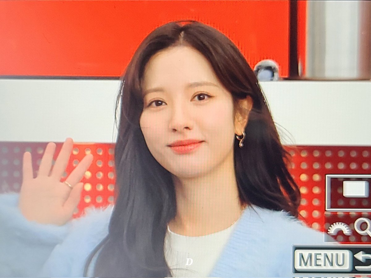 chya0402's tweet photo. 240307 피라미드 게임 백인��고 2-5 커피차 이벤트

#보나 #김지연 https://t.co/hm2B8cC8Qu