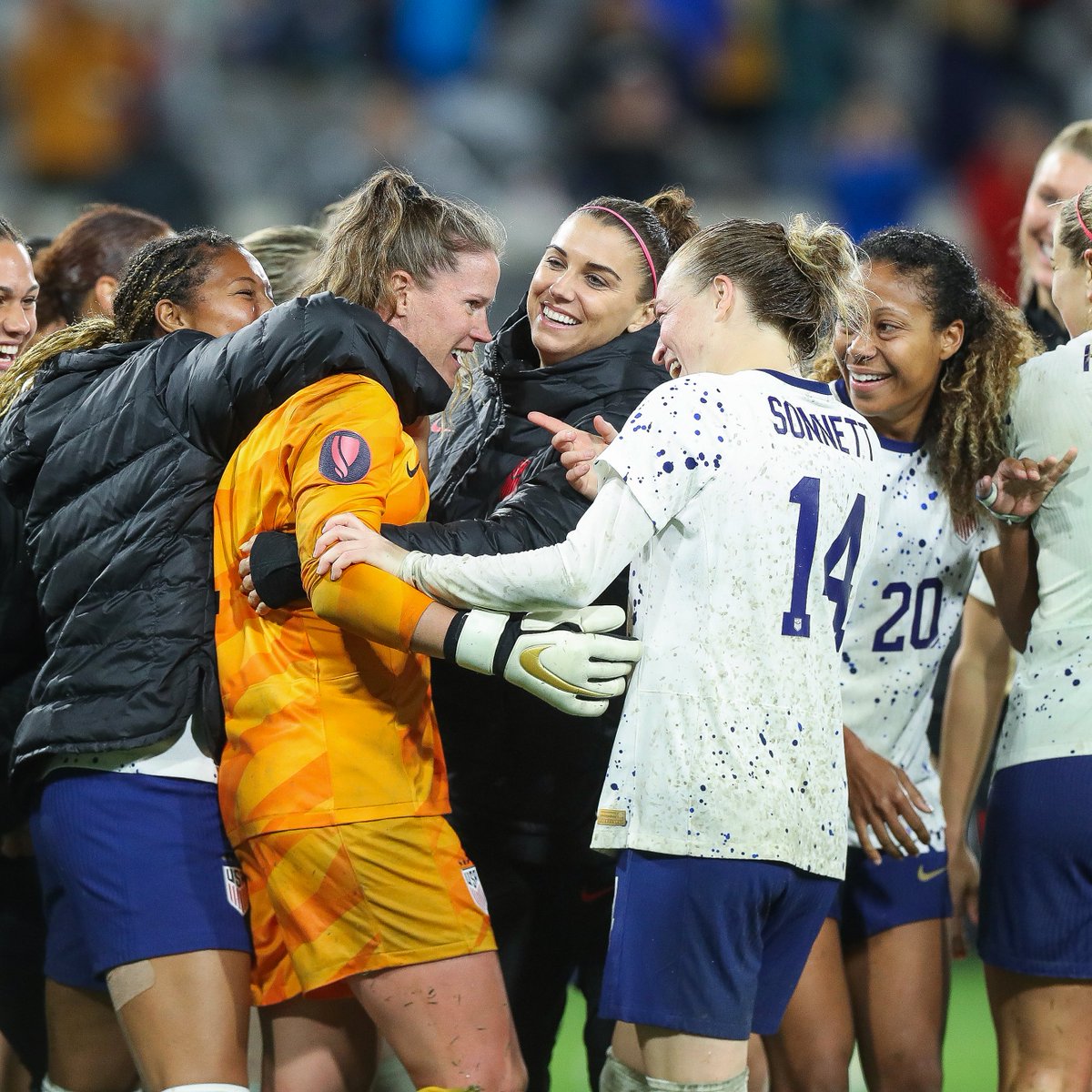 brfootball's tweet photo. Three penalty saves 

Converted a penalty

Alyssa. Naeher. 🥶 https://t.co/GMYrAaaIOz