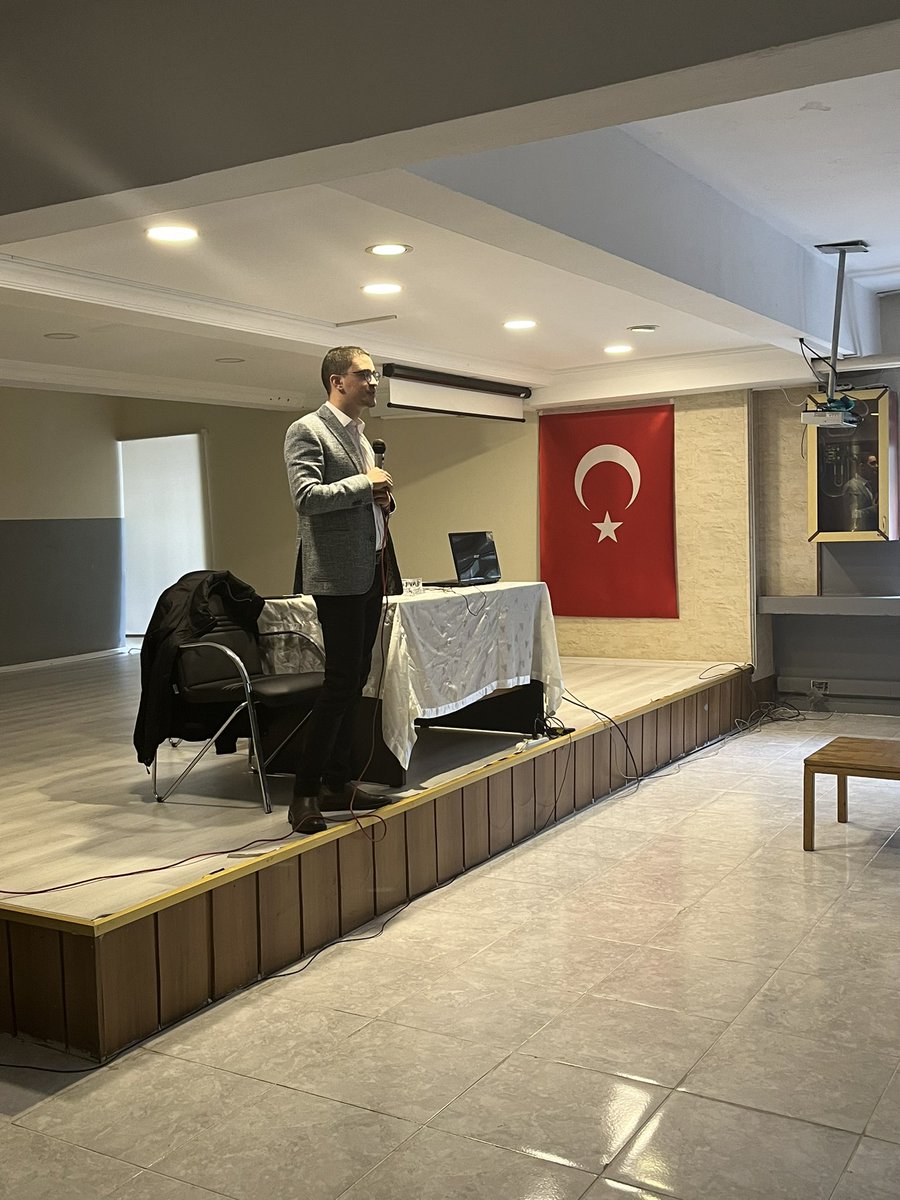 DevrekLisesi's tweet photo. Avukat Batuhan DURDUBAŞ tarafından okulumuz öğrencilerine meslek tanıtımı yapılmıştır. Kendilerine katkılarından dolayı teşekkür ederiz. @batuhandurdubas @Devrek_mem https://t.co/DP5dzDVTGH