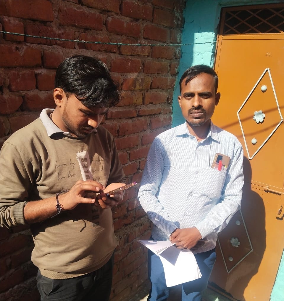 DayNulmMainpuri's tweet photo. स्वनिधि से समृद्धि " कैम्प घिरोर नगर पालिका परिषद(मैनपुरी) में आयोजित कर ऋण प्राप्त वेंडर्स एवं उनके परिवारो को 8 योजनाओं से लाभान्वित किये जाने हेतु सोसियो इकोनॉमिक प्रोफाइलिंग की गयी।
#PMSVANidhi
#SVAnidhiSeSamriddhi
#DMMainpuri
#DAYNULM
#EmpoweringStreetVendors https://t.co/jgFW1Wxb46