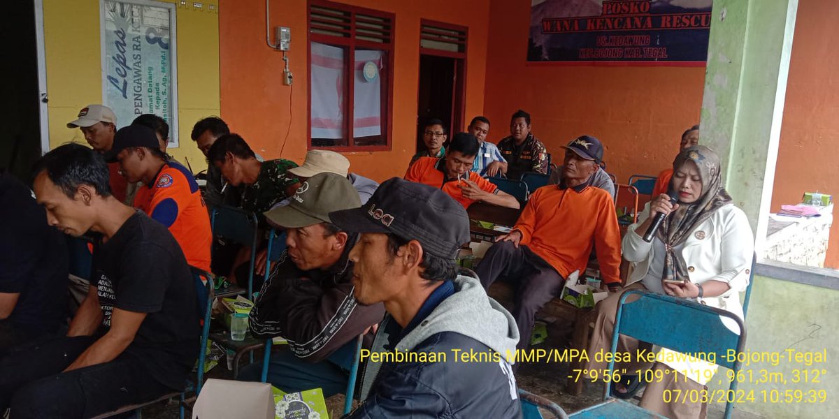 cdk5dlhkjateng's tweet photo. Mengikuti Pertemuan dan Musyawarah Pembentukan Kelompok MPA, di Desa Kedawung, Kec. Bojong, Kab. Tegal pada Kamis, 7 Maret 2024
@widi_artanto
@dlhkprovjateng
#bojong
#tegal https://t.co/FL7ydk5lAs