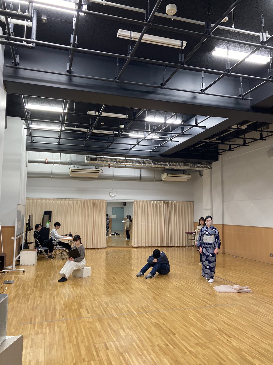 【初日２日前！！】

本日、劇場入りしました！

劇場での仕込み班と、学校での稽古班に分かれて、みんなそれぞれ各々の場所で頑張ってます🔥

チケット予約フォームはこちら↓
quartet-online.net/ticket/buenper…

#BUEN #舞。 
#日藝 #日芸 #春から日芸