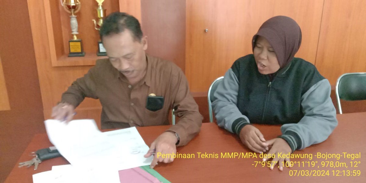 cdk5dlhkjateng's tweet photo. Penandatanganan SK Pembentukan Kelompok MPA/MMP Siliwangi Kencana Desa Kedawung, Bojong, Kab. Tegal oleh Kepala Desa, pada Kamis, 7 Maret 2024
@widi_artanto
@dlhkprovjateng
#bojong
#tegal https://t.co/NoqliLdJ9l