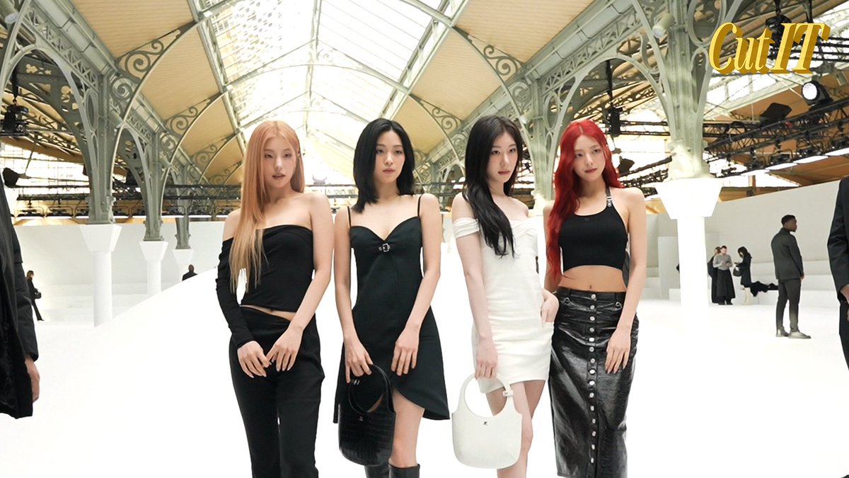 ITZYofficial's tweet photo. [CUT-IT] 꾸레쥬 파리 쇼 비하인드
https://t.co/CDjBjzWhAu

#ITZY #MIDZY @ITZYofficial
#Paris #ParisFashionWeek
#CUT_IT https://t.co/ISQDO3Y9yj