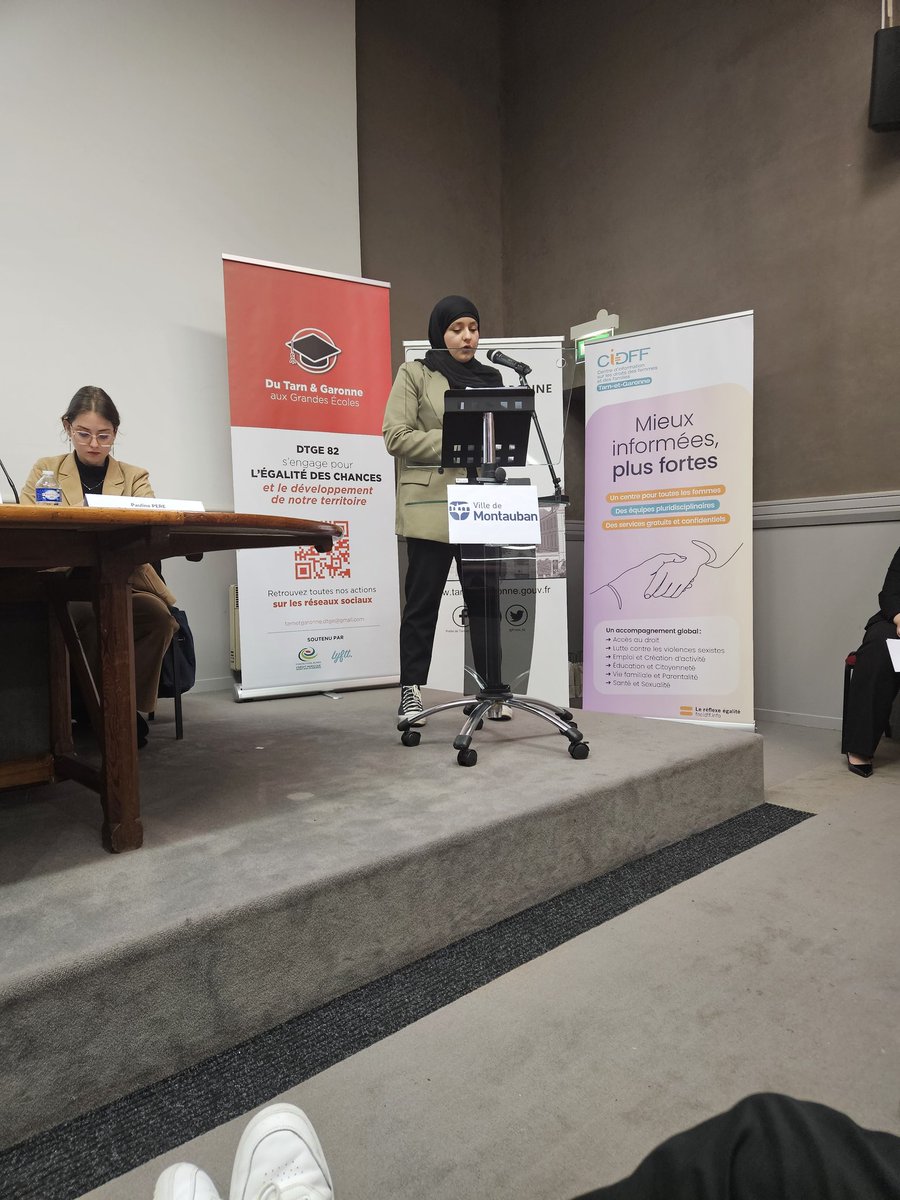 LeNormandCyril1's tweet photo. J'ai assisté hier au concours d'éloquence organisé par l'association "Du Tarn-et-Garonne aux grandes écoles" en présence du @Prefet_82 et du sénateur @PALevisenat 
Bravo aux 8 participants et plus particulièrement au lauréat Ishane Amik du lycée de Montech : il a été brillant ! https://t.co/KlBbQpjQVo