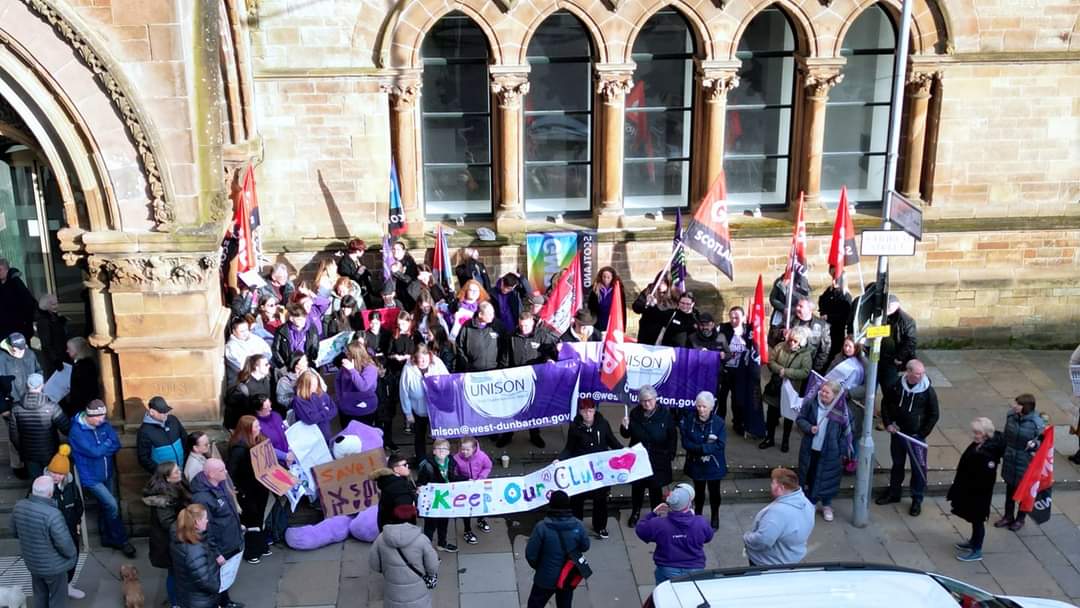 UnisonWD's tweet image. Great turnout for yesterday's demonstration against the budget cuts in West Dunbartonshire @unisonscot @unisontheunion @UnisonRen