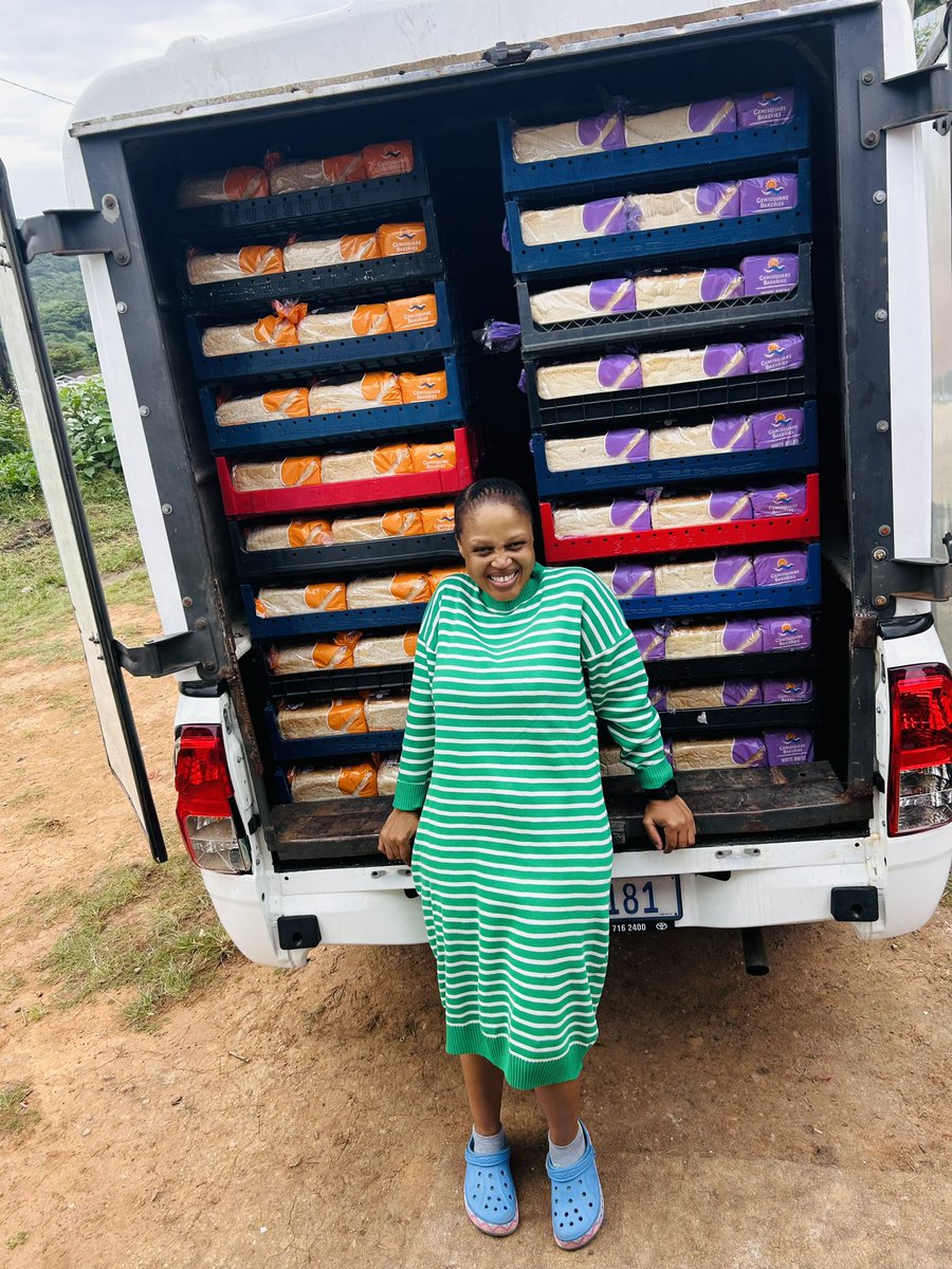 Hle_Shandu's tweet image. 600 loaves  is delivered to tuckshop as I type.Let’s normalise buying our own brands.We need is support from our communities. My bakery employs people.We also need government backing ,there is so much gatekeeping.
#MAFS 
#BigBrotherMzansi 
#BBMzansi 
#RHODurban 
#GalaxyS24Studio