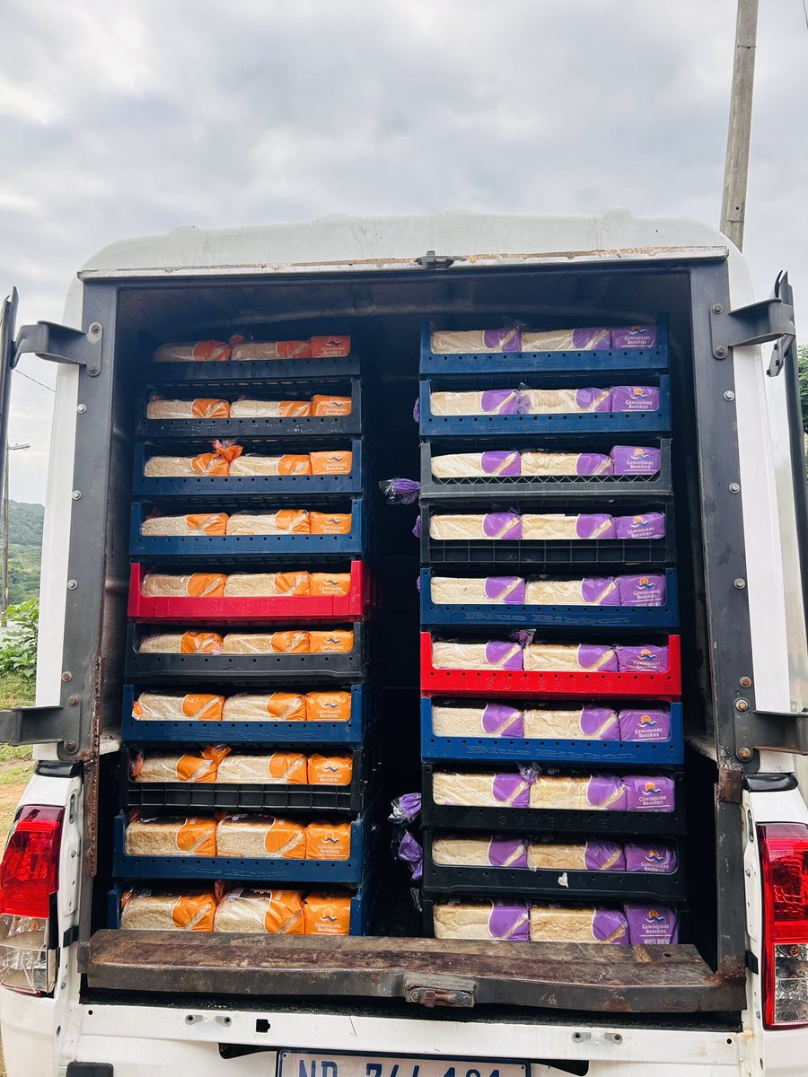 Hle_Shandu's tweet image. 600 loaves  is delivered to tuckshop as I type.Let’s normalise buying our own brands.We need is support from our communities. My bakery employs people.We also need government backing ,there is so much gatekeeping.
#MAFS 
#BigBrotherMzansi 
#BBMzansi 
#RHODurban 
#GalaxyS24Studio