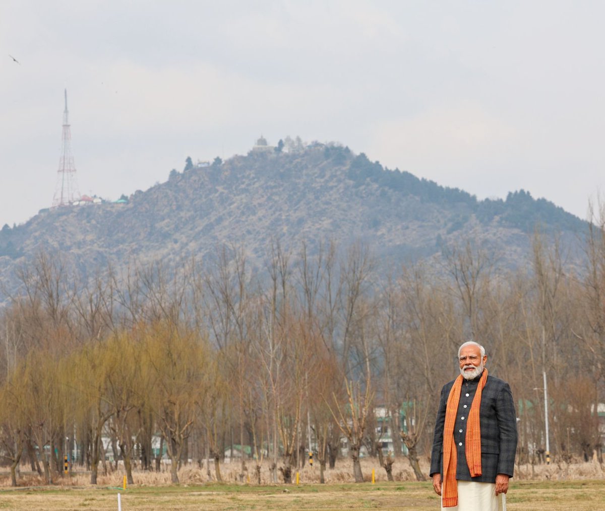 Upon reaching Srinagar a short while ago, had the opportunity to see the majestic Shankaracharya Hill from a distance.