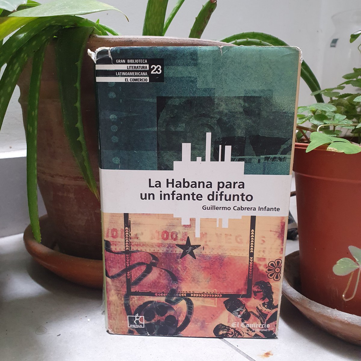 Esta página nos deja la gran enseñanza de cómo nuestras palabras envejecen con los años. 

Libro: La habana para un infante difunto
Autor: Guillermo Cabrera Infante
Pág.: 518
Peisa
2002
#aprendizaje #learnings #libros #tomamipan #book #citas #citastextuales