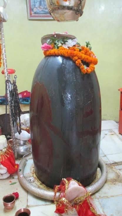 IndiaTales7's tweet photo. @narendramodi How many of us know that Kashmir is named after one of the Saptarishis ~ Rishi Kashyap?

Until the 14th century there was no mark of "outsiders" in Kashmir.

This is Shankracharya Mandir in Srinagar, where Adi Shankaracharya Ji placed the Shivlinga himself. https://t.co/1v5A7KbB0g