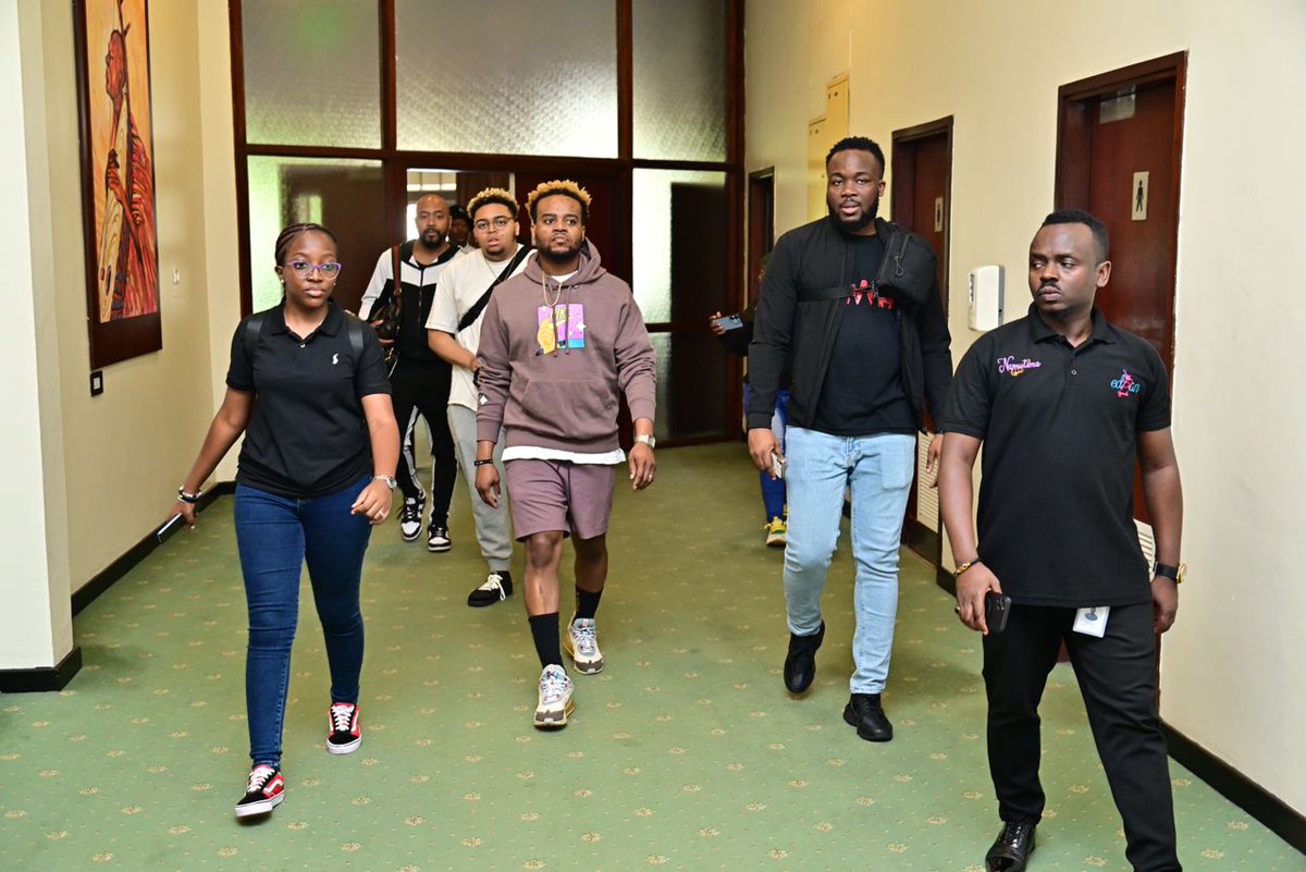 JemieNagawa's tweet image. The annointing is already in Kampala,2 days to go 
Grab urself a ticket tugende tukube party pack kuwuliila bulungi
#MakeAJoyfulNoise 
#TravisGreeneliveinKampala
#Royalarmy