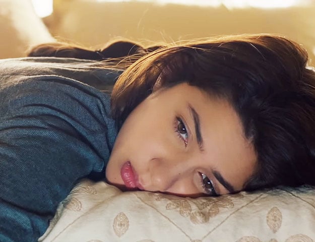 اتنے برسوں کی جدائی ہے کہ اب
تم کو دیکھیں گے تو مر جائیں گے