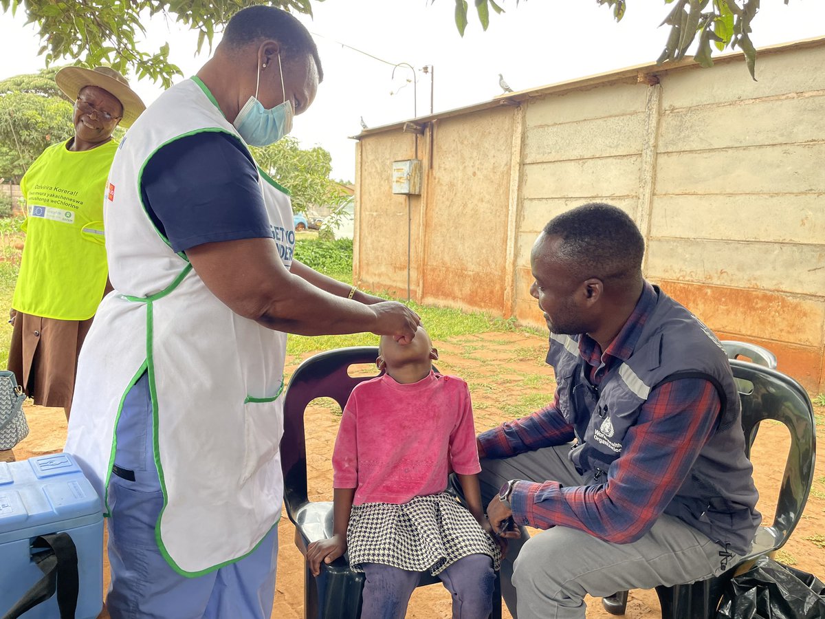 Over 2.1 million people in Zimbabwe were reached with oral cholera vaccines, thanks to a campaign launched in January by @MoHCCZim, supported by @gavi @WHO_Zimbabwe & @UNICEFZIMBABWE. This is a major step forward in controlling the outbreak! Read more: bit.ly/49ErB1f