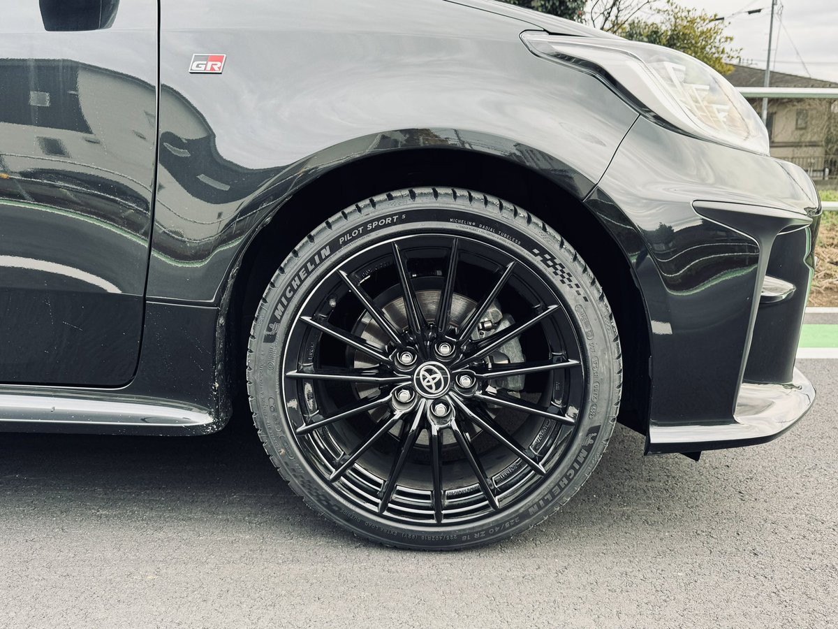 x_QV_x's tweet photo. GRヤリスにミシュランパイロットスポーツ5インストールしました🚗💨
街乗りメインなのでサーキット用の71RSは封印です☺️ https://t.co/AvjdIz2UZM