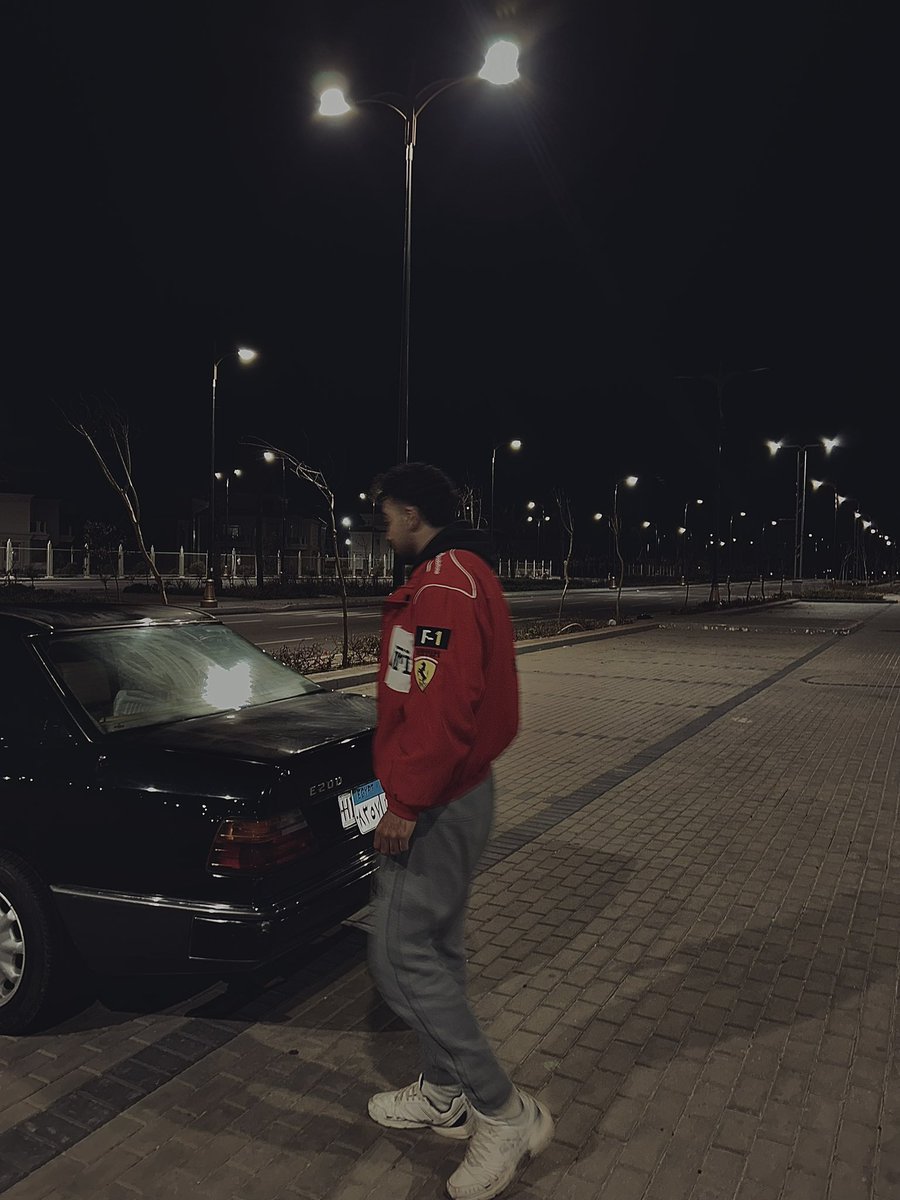 SadAfDude's tweet photo. F1 https://t.co/xKUrU2Mtma