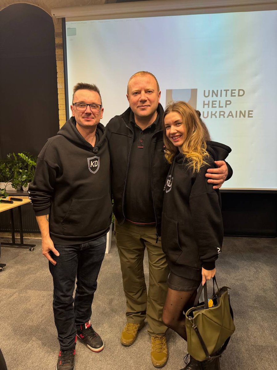 KyivDefenders's tweet photo. Волонтерство завжди про спільні зусилля. 

@UnitedHelpUA, дякуємо за можливість посилювати цю єдність разом з іншими волонтерами, вітаємо з 10-річчям і сподіваємося на подальшу ефективну співпрацю! 

Щасливі бути з вами 🤝🫡 #helpUkraine #KDevents #volunteering https://t.co/4E3JuUSD8l