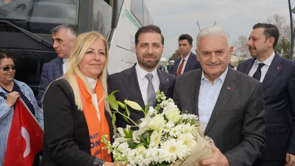 Son Başbakanımız  Sayın Binali Yıldırım, AK Parti İzmir Milletvekilimiz Sn. Atilla KAYA, MHP İzmir Milletvekilimiz Tamer Osmanağaoğlu, MHP İzmir İl Başkanı Veysel Şahin, İlçe Başkanımız ve partililerimiz ile birlikte İlçe Seçim Koordinasyon Merkezimizi coşkuyla açtık.
<a href="/BY/">Binali Yıldırım</a>