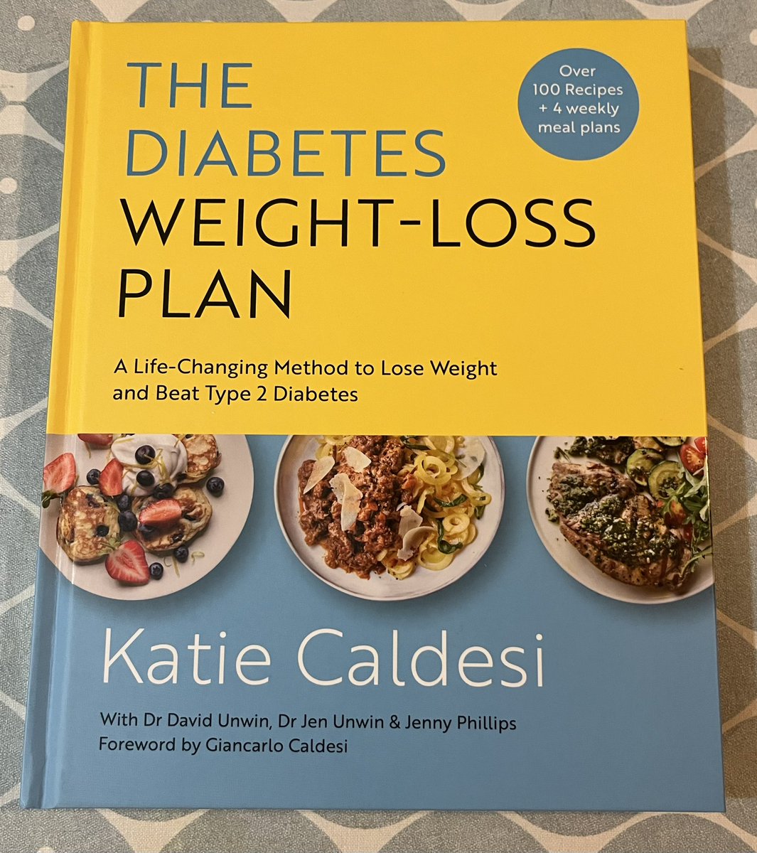 lowcarbGP's tweet photo. Coming out next week This book is our sixth collaboration so far and our best ! Includes physiology physiology and nutrition Get it to find out how to eat delicious food AND lose weight to improve your diabetes 😊👍 @KatieCaldesi @JennyNutrition @drjenunwin https://t.co/BZwVrHoAho