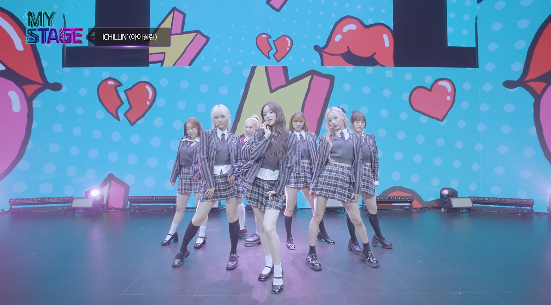 GIDSVR9b0AAPcD6?format=jpg&name=large