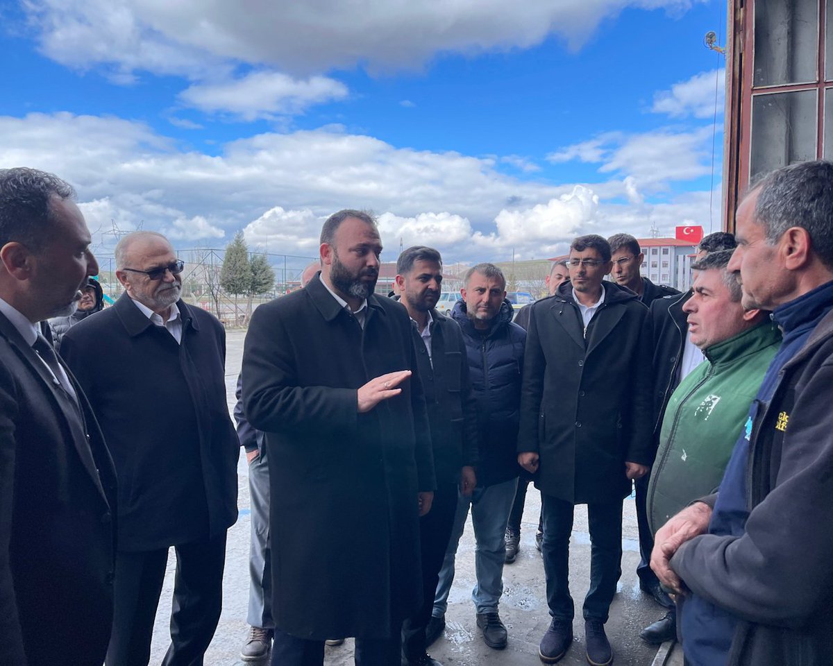 gencseydisehir's tweet photo. Konya Milletvekilimiz @mhakanozer,Cumhur İttifakı Belediye Başkan Adayımız @AvDemirel42 AK Parti İlçe Başkanımız @kemalettinatala, Gençlik Kolları Başkanımız @Vyldrrm, MHP İlçe Başkanımız Kadir Kocabaş ve teşkilat mensuplarımızla birlikte https://t.co/IM3fD7E9XL