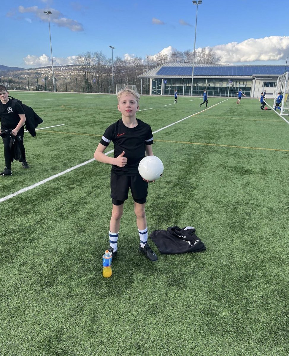Da Iawn to Year 7 who played lots of brilliant football in some 7 a side matches with West Mon this afternoon! Mr Michael didn’t get the team photo 🤦🏻‍♂️but Oscar was our top scorer on the day with an excellent effort from all players on both sides #abersport
