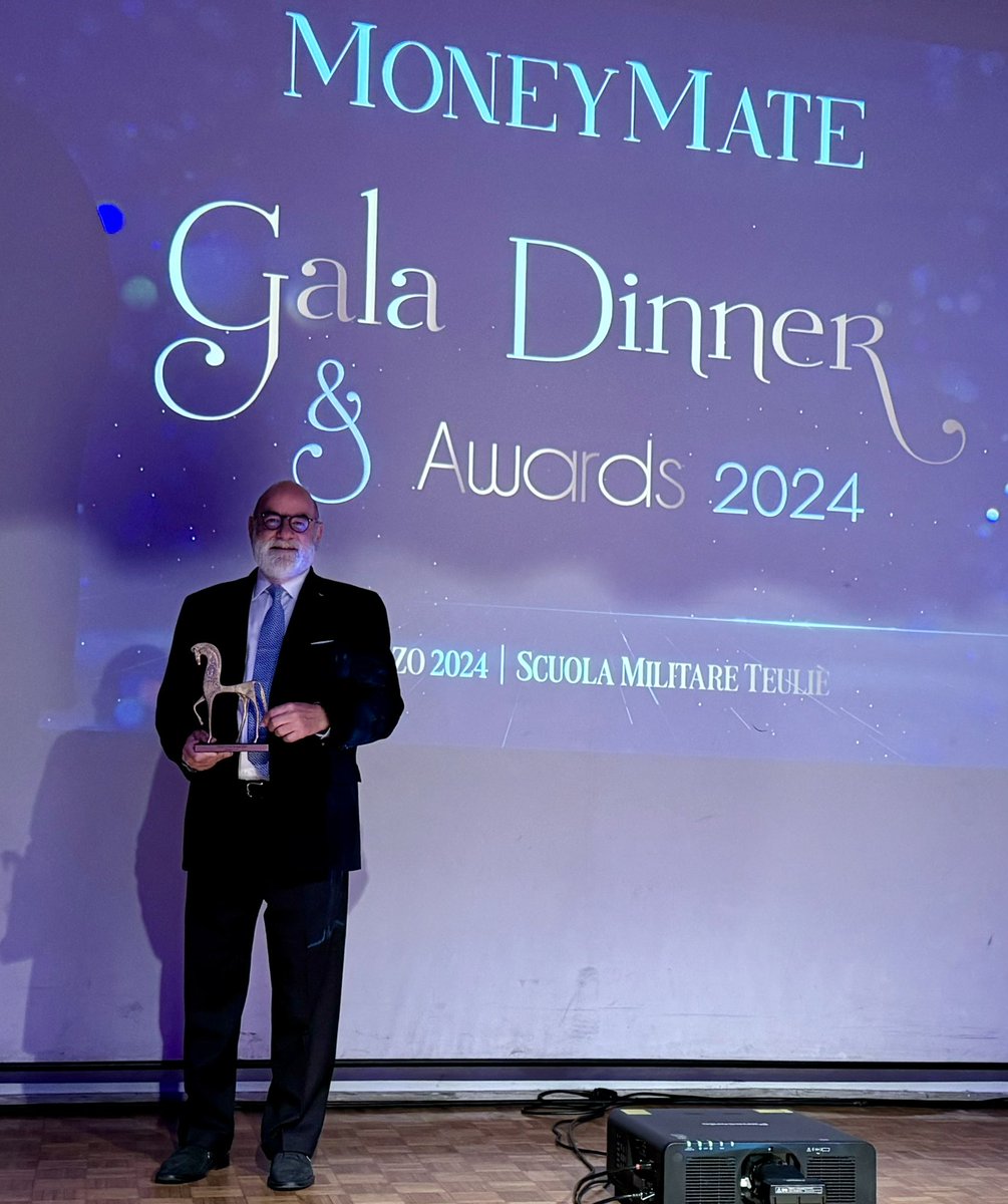 giuseppefusilli's tweet photo. Orgoglioso di ricevere il premio alla edizione italiana del Moneymate Gala Dinner &amp; Awards 2024: un evento esclusivo creato per celebrare e onorare l’eccellenza nel settore della gestione del risparmio. https://t.co/iBA7DyPGuP
