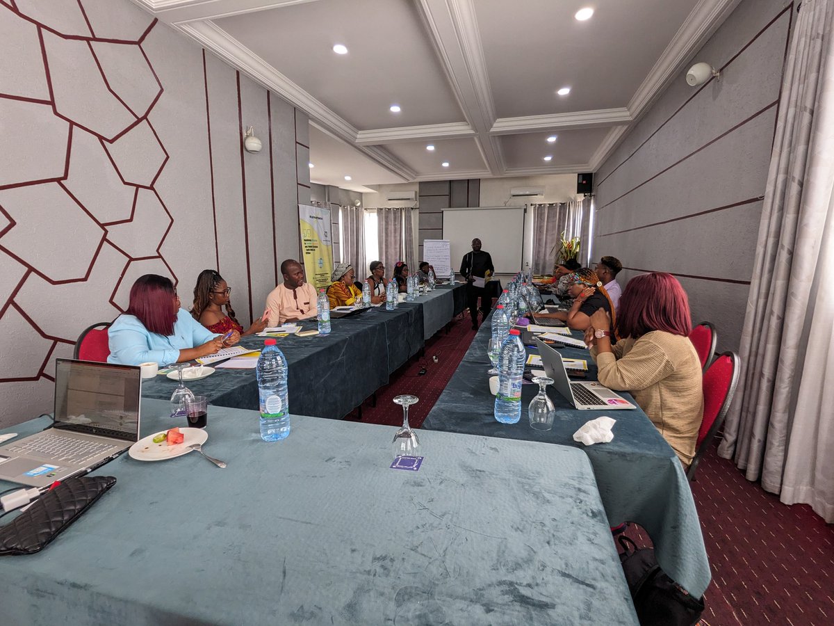 ASDFCameroun's tweet photo. Atelier de  revue du guide sur les violences basées sur le genre par @defyhatenow

Tenue en présence d'autres expert.e.s Genre de la société civile,  cet atelier avait pour but de mettre sur pied un  document de travail qui vise à soutenir les acteurs locaux et les parties... https://t.co/I2AtXJL3YS