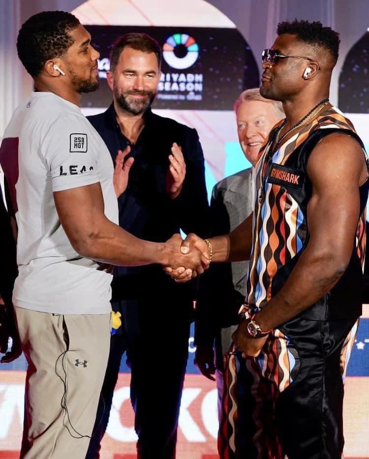 This week I have observed a calm, relaxed and happy AJ. A dangerous man. 

Can he overcome the worlds greatest athlete? 

We find out tomorrow 

#AJNgannou 🥊🥊🥊🥊