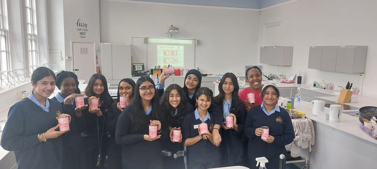 KEVIHS (@kevihandsworth) on Twitter photo We’re 1 of 300 schools to receive some of the 3,600 cans of Alaska pink salmon, donated by <a href="/AlaskaSeafoodUK/">Wild Alaska Seafood</a> & delivered by @dfdsgroup – thank you, what a partnership! All made possible by #FishHeroes - <a href="/FoodTCentre/">FoodTeachersCentre</a> <a href="/FishmongersCo/">The Fishmongers' Company</a> We’re 1 of 300 schools to receive some of the 3,600 cans of Alaska pink salmon, donated by <a href="/AlaskaSeafoodUK/">Wild Alaska Seafood</a> & delivered by @dfdsgroup – thank you, what a partnership! All made possible by #FishHeroes - <a href="/FoodTCentre/">FoodTeachersCentre</a> <a href="/FishmongersCo/">The Fishmongers' Company</a>