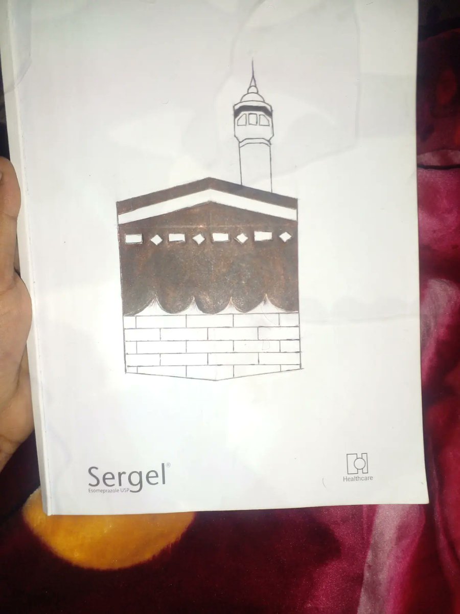 মসজিদের ইমাম সাহেব ঘোষণা দিলেন,
যার স্ত্রী নিজের স্বামীকে ফজরের সময় জাগিয়ে দিবে না, 
সে যেন দ্বিতীয় বিয়ে করে।

বিয়ের সমস্ত খরচ মসজিদ কমিটি বহন করবে। 

এই ঘোষণার পরের দিন ফজরের সময় 
জুম্মার চেয়ে বেশি মুসুল্লি হাজির!

 এলাকার একটি স্ত্রী ও রাতে ঘুমায় না এখন। 🤫