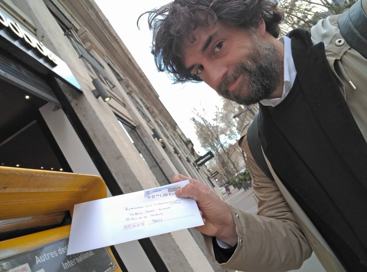 Ma lettre à la présidente de la <a href="/UEFrance/">Commission européenne 🇪🇺</a> proposant une profession de foi pour l'Europe aux #electionseuropeennes en France. Il faut expliquer ce que font nos institutions et pourquoi voter si nous voulons augmenter la participation. <a href="/DrezetValerie/">Valérie Drezet-Humez</a>
Le CP - assets.volteuropa.org/2024-03/CP2024…