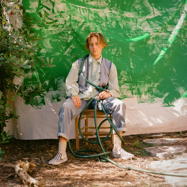 Today's #RecordOfTheDay is "No Worries" by Mal Not Bad (<a href="/malnotbad_/">Mal Not Bad</a>) - fragile guitar motifs chugging away between writhing atmospheric flourishes and glitching percussion. bit.ly/3wJz4h1