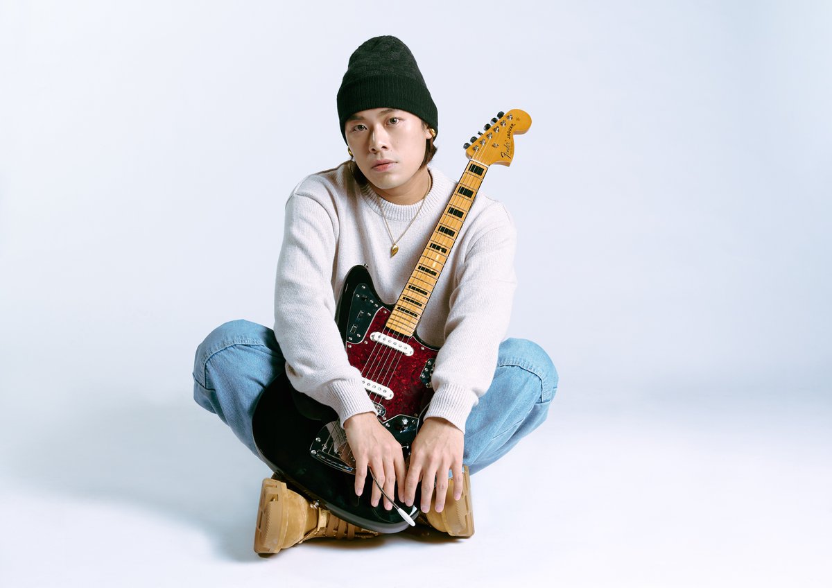 Fender_Official's tweet image. #FenderNews: いま大躍進中の3人組バンド、#Accusefive（#告五人）から #雲安（Yun-An）のインタビュー後編が公開！

バンド結成のきっかけや現在の活動について、またギター初心者へのメッセージも訊いた。

記事を読む⏩bit.ly/4c4HwYf

#Fender #フェンダー #ギター #guitar