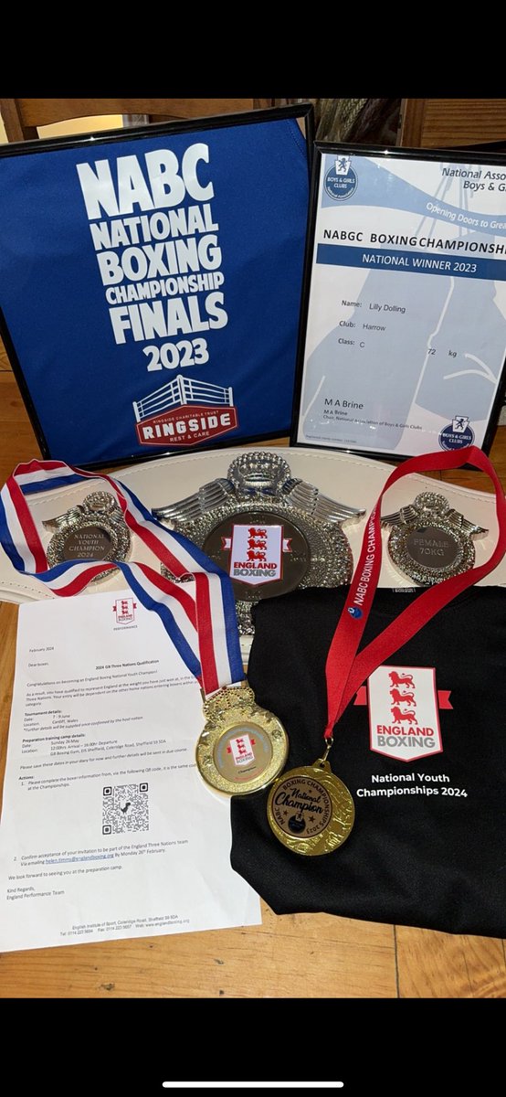 Lily Dolling tweet media