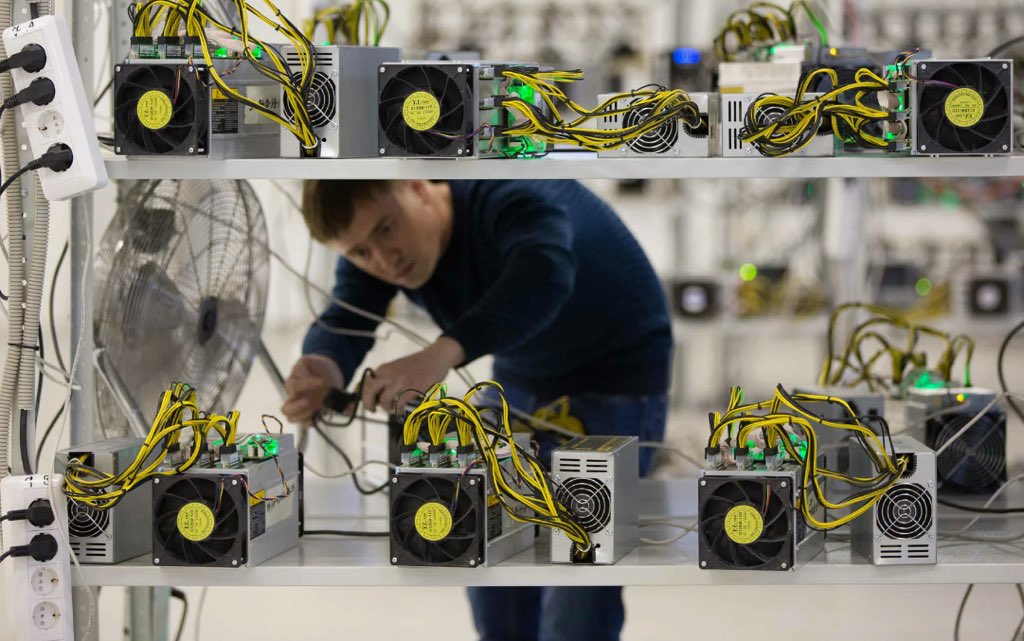 Micro_asicminer's tweet image. Цена биткойна отступает от отметки $69K ATH, так как BTC-бородачи фиксируют прибыль

Спящий кит из 2010 года проснулся и продал 1 000 BTC по цене $69 000 ATH, получив прибыль в размере $68 млн.

#Bitcoin