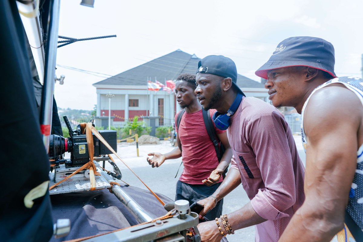 gbagyifeemboy's tweet photo. Good morning, I want to hawk my Okpa to you. 
I am a Nigerian filmmaker; passionate and very creative. 
I write, direct, and AD. 
I give my 100% on every project. I don't treat cast and crew anyhow. And I smell nice too. I be correct asset o. 
Hire me, please. https://t.co/AUlb1TDXNO