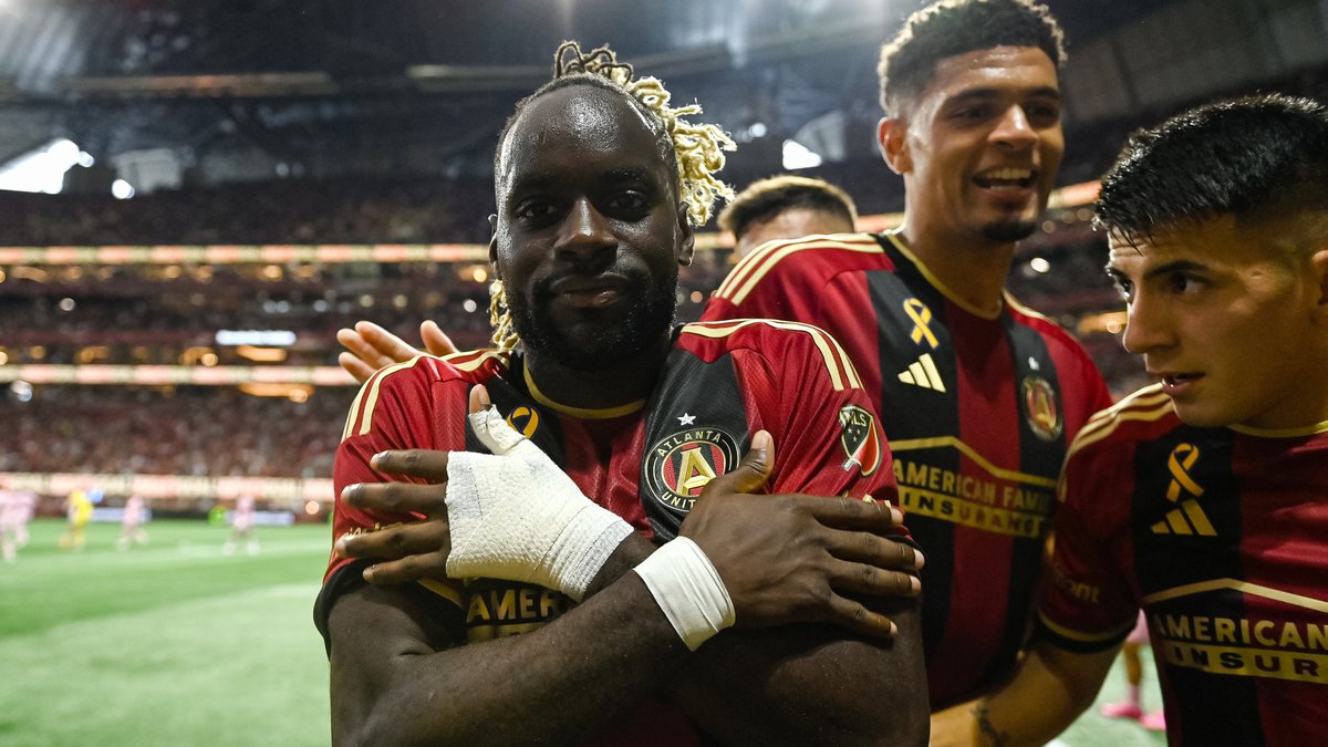 The coldest day of the year 🥶 

Happy Birthday, Tristan 🎉