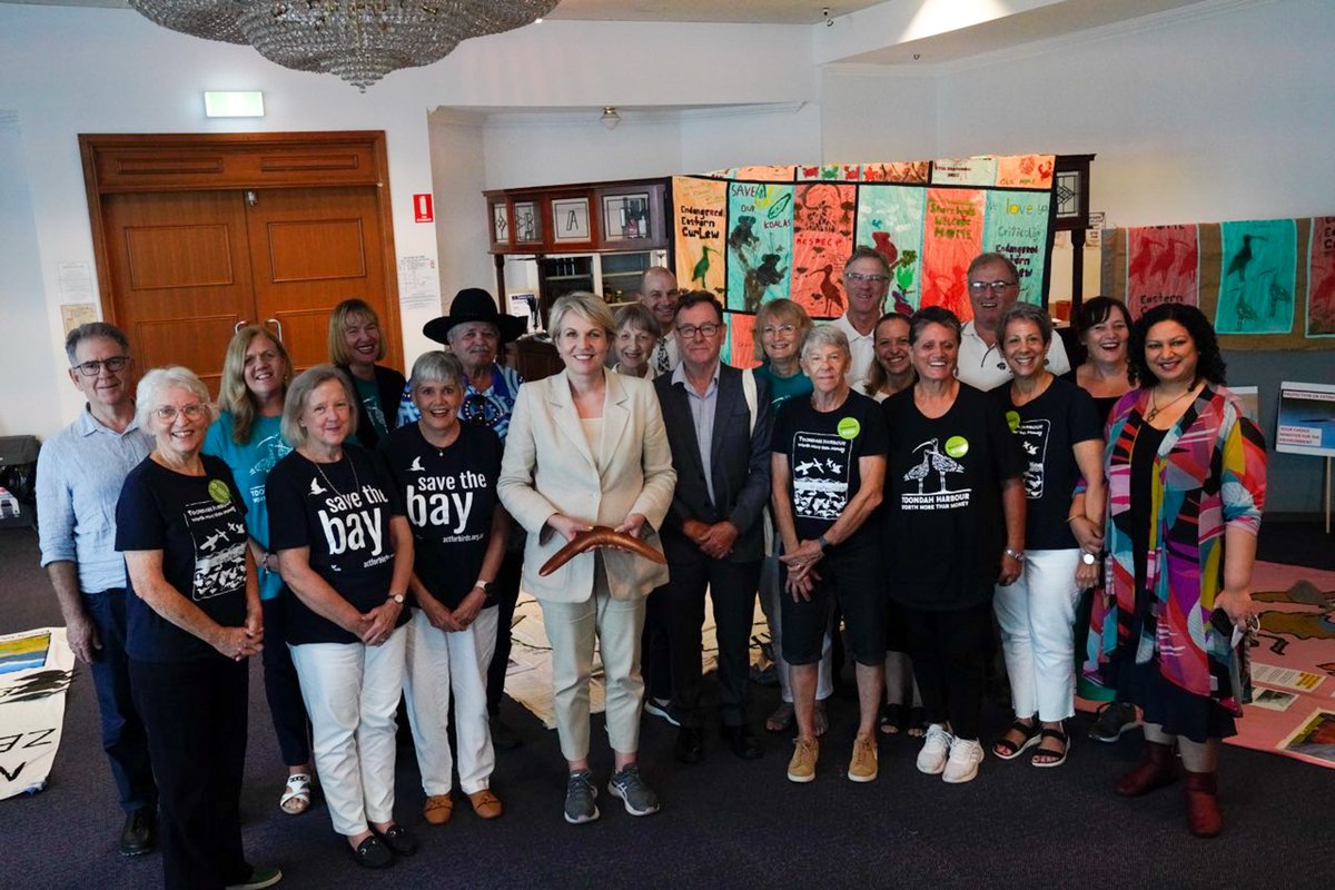 Today, Min. Plibersek met with BirdLife Australia & others to discuss concerns about Walker Corporation’s proposed real estate project at Toondah Harbour. We now await the Minister's decision. Read more: birdlife.org.au/news/minister-… 📷 Ari Balle-Bowness, ACF